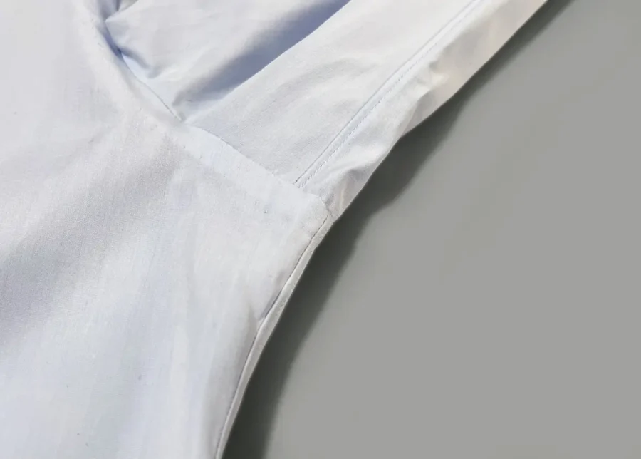 私物のリングヂャケットナポリのシャツ、脇部分の画像。袖が後付けなのが分かる。