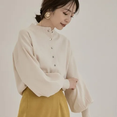 image 2022 10 13T004010.530 - 【2023年最新】今、流行りのレディース服をプロが解説！トレンドファッションは？【20～40代】