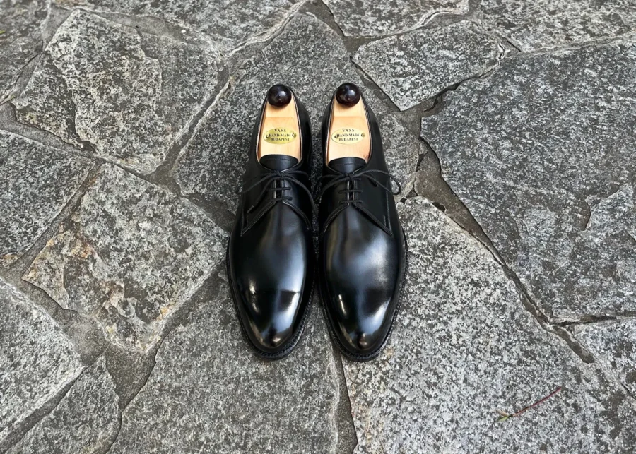 VASS London 3-eyelet Fの黒いプレーントウ(著者私物)