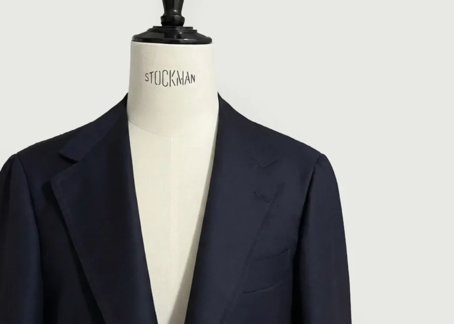 私物のリングヂャケットマイスター「286」ウールモヘア生地のホップサックジャケット。上襟~チェスト部分のアップ画像。色はダークネイビー。