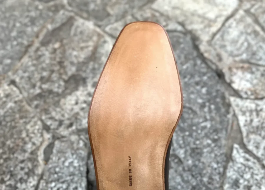 私物の「旧ボノーラ」時代のヴァンプローファー。ソール裏部分。